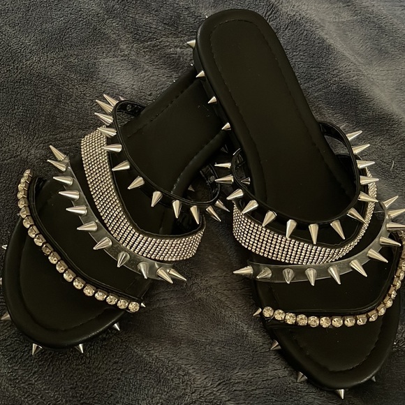 Cape Robbin Extreme Spiked Sandal Black  Size US 9 - Picture 6 of 10